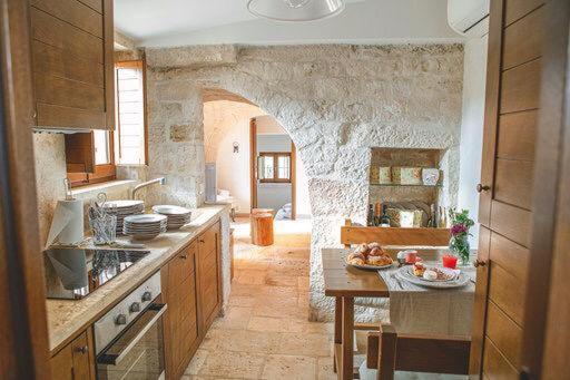 Bed and Breakfast Trullo Grace -Trulli Anti' Charme & Relax Альберобелло Экстерьер фото